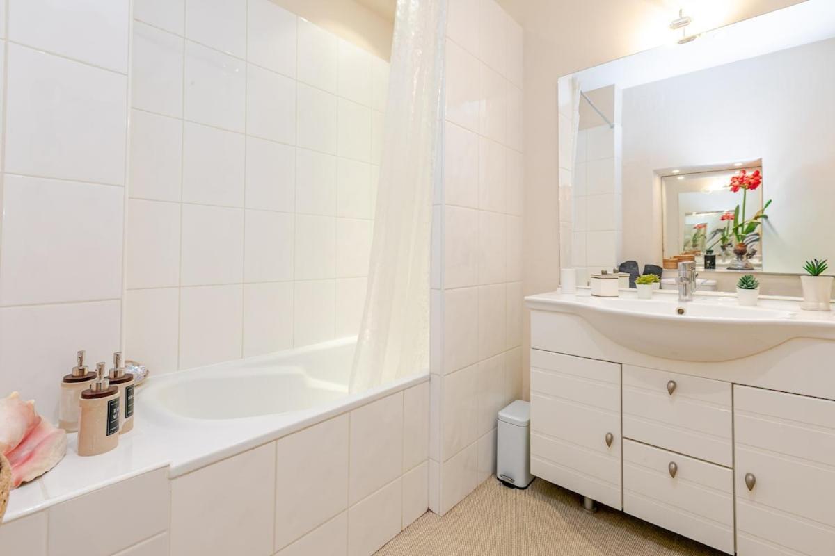 Apartment Spacieux, Chic Et Calme, Pres Du Bon Marche